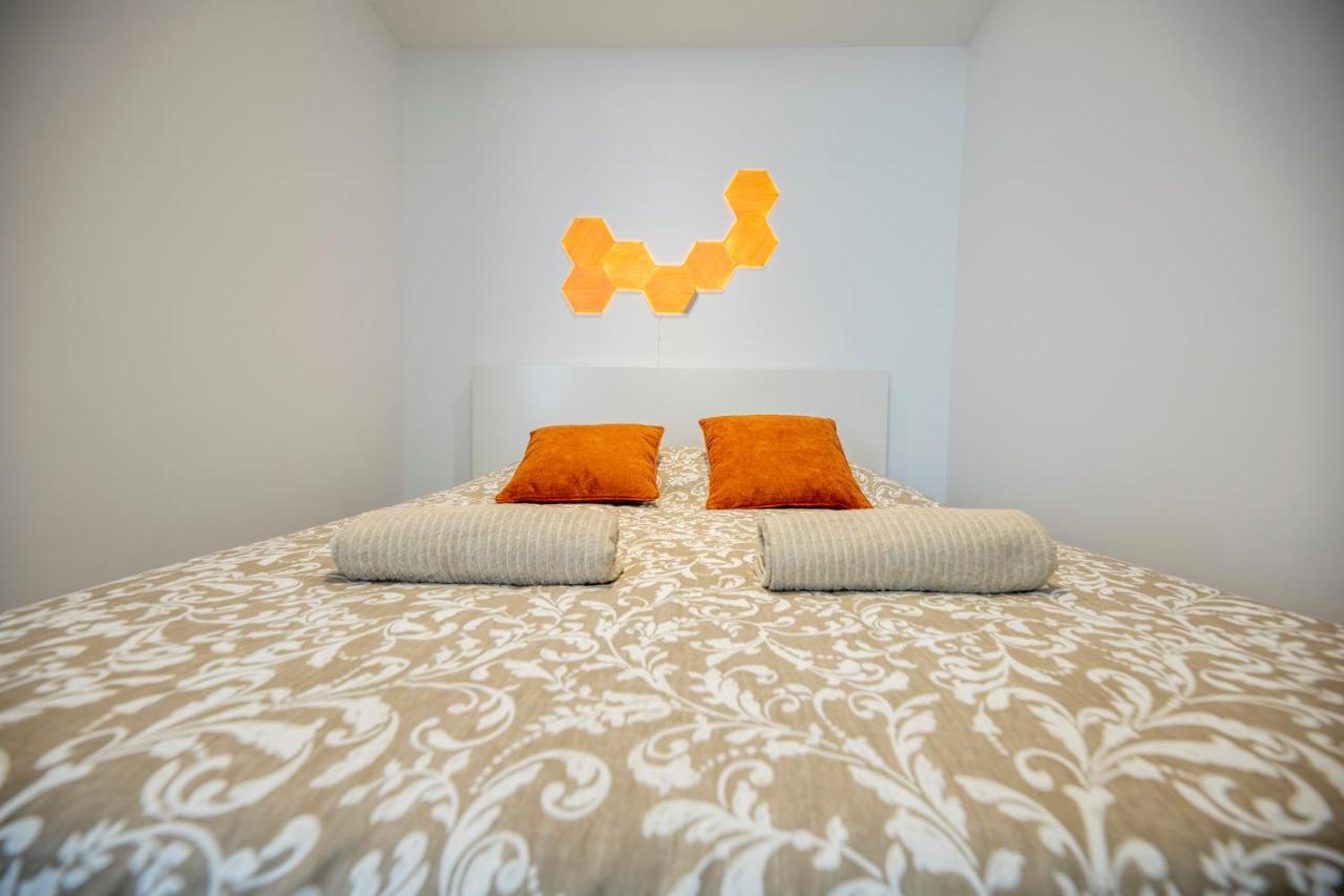 Quartier Du Chateau, Superbe Appartement Avec Parking Pau Exterior foto